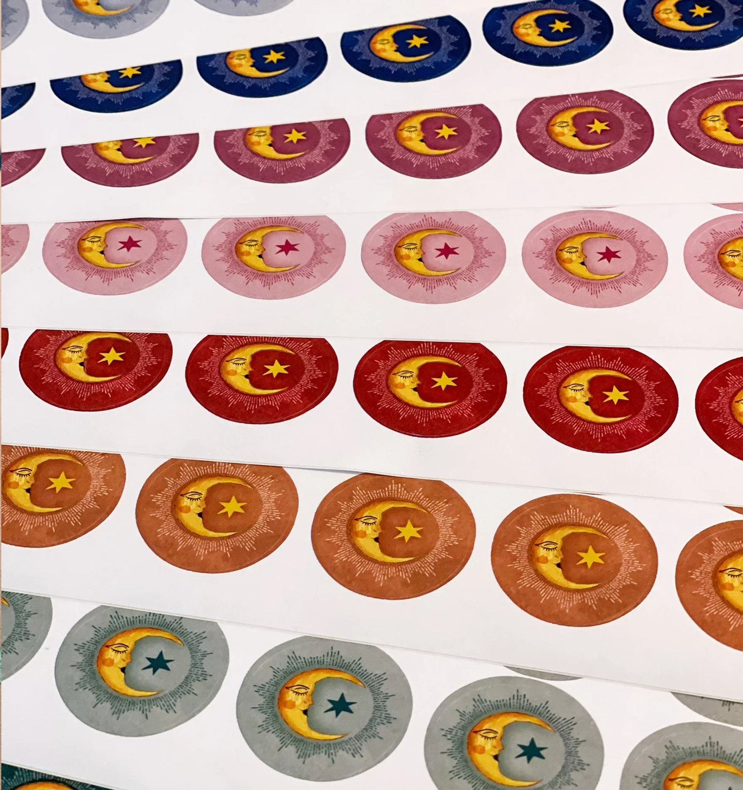 Sluitzegels - Story of July