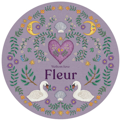 Raamsticker Embroider Swan Purple